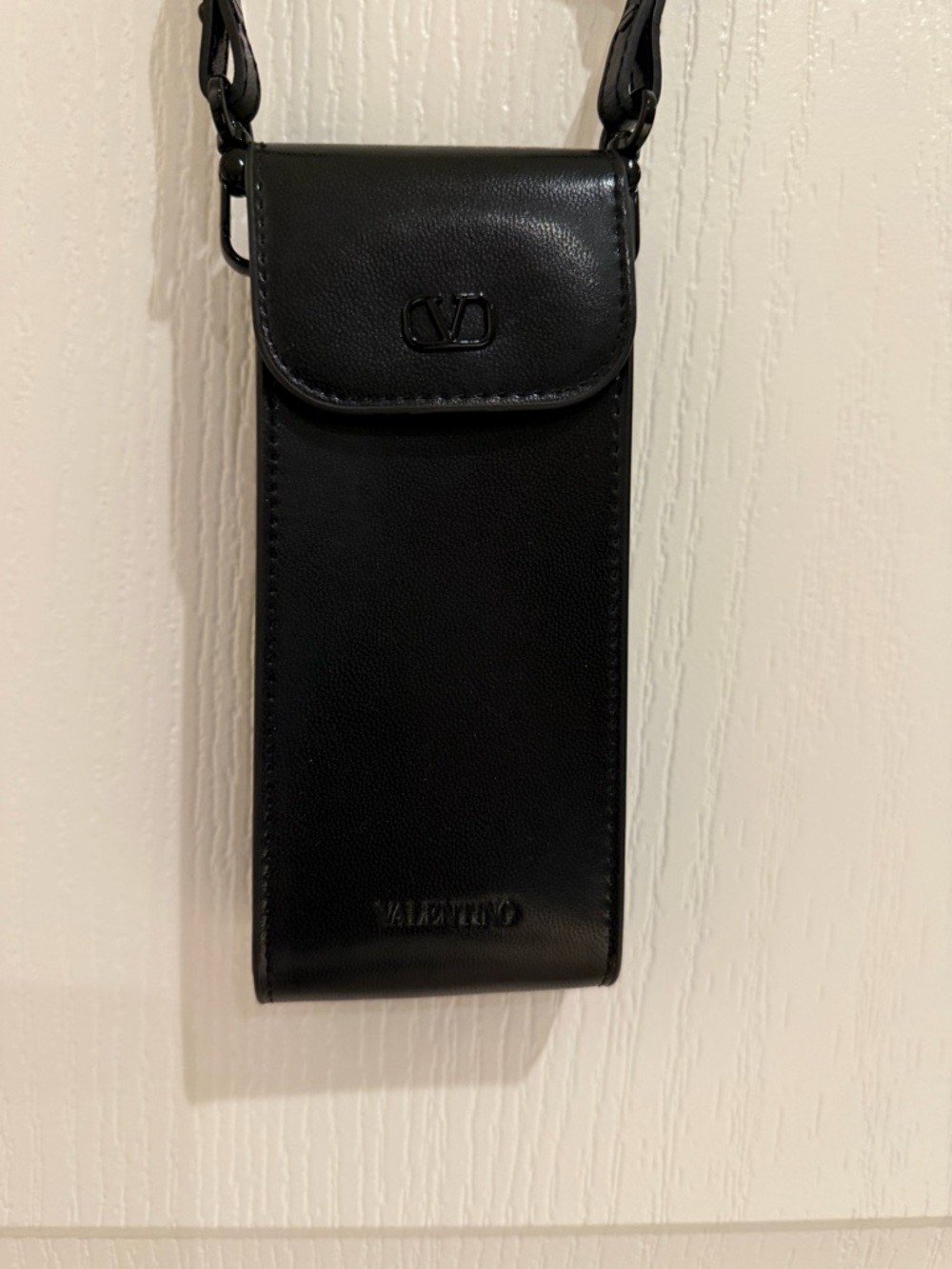 Valentino Garavani Black Leather Eyeglass Pouch - Picture 3 of 7